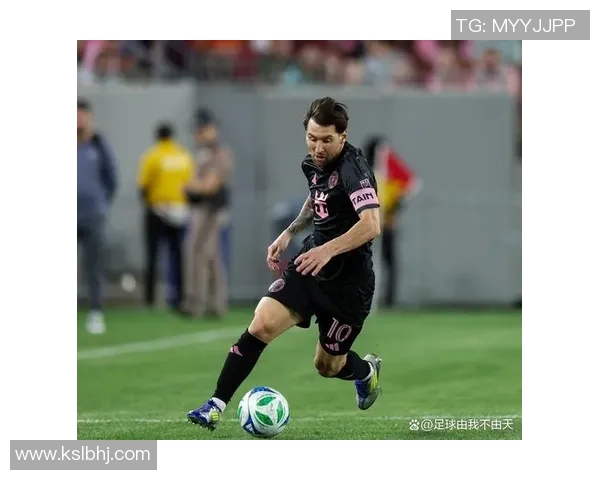 围绕足球球星英文全名解析其职业生涯辉煌与个人成长故事